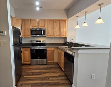 1333 W Broad Street - Photo Thumbnail 6