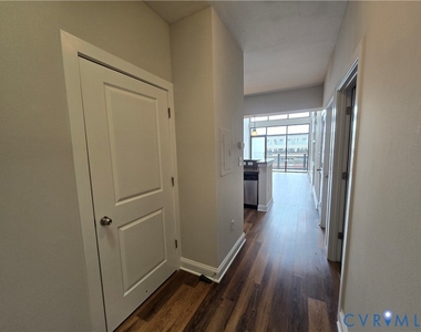 1333 W Broad Street - Photo Thumbnail 5