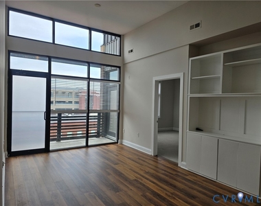 1333 W Broad Street - Photo Thumbnail 2