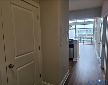 1333 W Broad Street - Photo Thumbnail 8