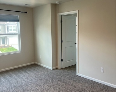 3568 Perrins Hill Way - Photo Thumbnail 21