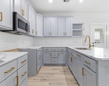 7040 Kinney Street - Photo Thumbnail 1