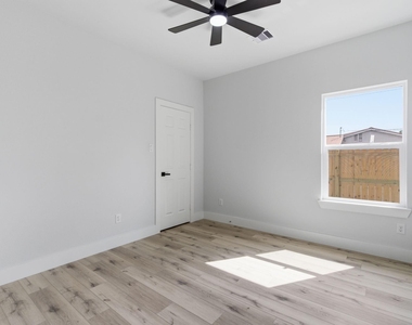 7040 Kinney Street - Photo Thumbnail 16