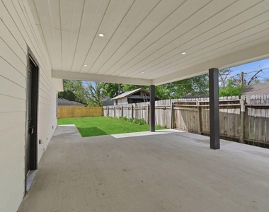 7040 Kinney Street - Photo Thumbnail 4
