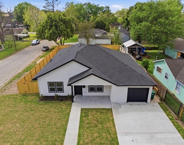 7040 Kinney Street - Photo Thumbnail 5