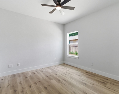 7040 Kinney Street - Photo Thumbnail 22