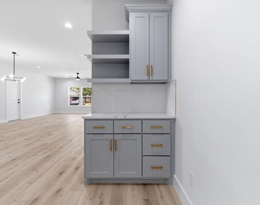 7040 Kinney Street - Photo Thumbnail 3