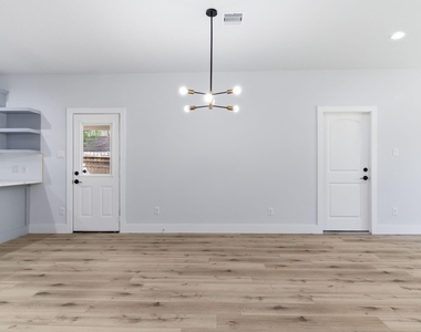 7040 Kinney Street - Photo Thumbnail 9