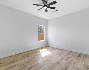 7040 Kinney Street - Photo Thumbnail 20