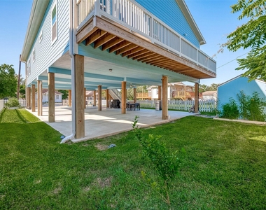 108 Bay Oaks Drive - Photo Thumbnail 8