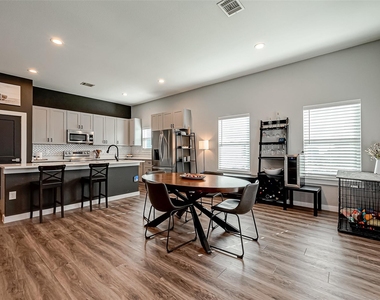 108 Bay Oaks Drive - Photo Thumbnail 17