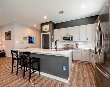 108 Bay Oaks Drive - Photo Thumbnail 19