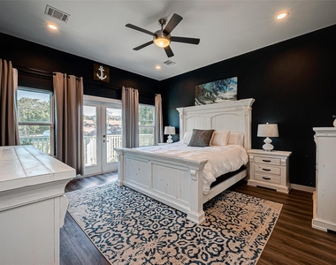 108 Bay Oaks Drive - Photo Thumbnail 3