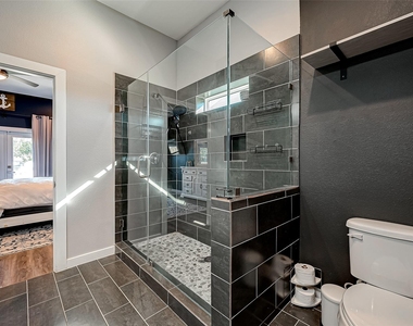108 Bay Oaks Drive - Photo Thumbnail 32