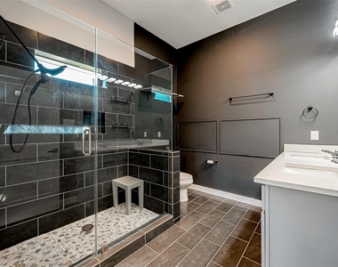 108 Bay Oaks Drive - Photo Thumbnail 4