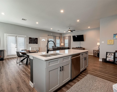 108 Bay Oaks Drive - Photo Thumbnail 20