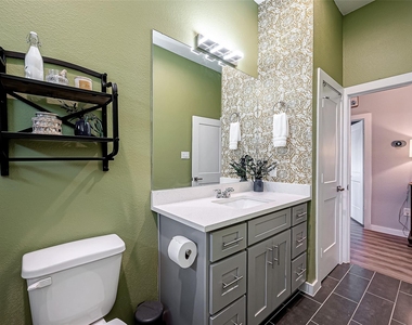 108 Bay Oaks Drive - Photo Thumbnail 23