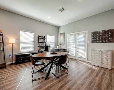 108 Bay Oaks Drive - Photo Thumbnail 16