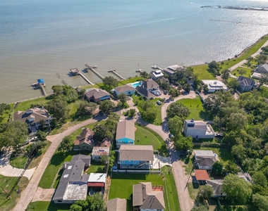108 Bay Oaks Drive - Photo Thumbnail 46