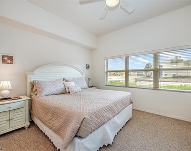 12171 Summergate Circle - Photo Thumbnail 9