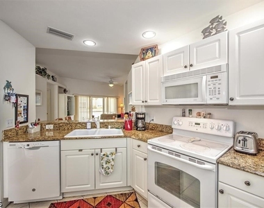 12171 Summergate Circle - Photo Thumbnail 2
