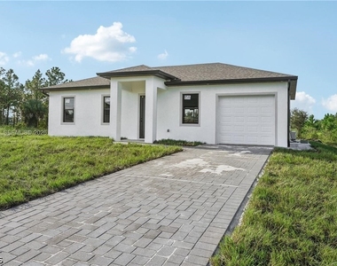 4402 E 19th Street - Photo Thumbnail 21