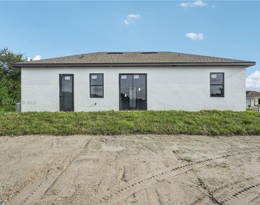4402 E 19th Street - Photo Thumbnail 23