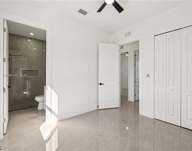 4402 E 19th Street - Photo Thumbnail 13