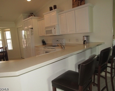 10537 Washingtonia Palm Way - Photo Thumbnail 12