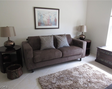 10537 Washingtonia Palm Way - Photo Thumbnail 15