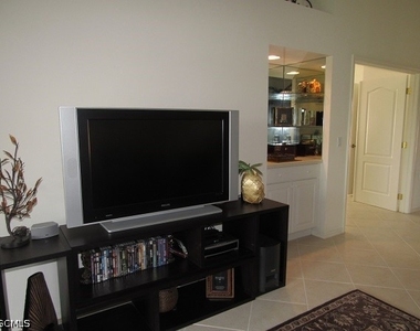 10537 Washingtonia Palm Way - Photo Thumbnail 5