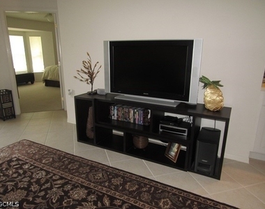 10537 Washingtonia Palm Way - Photo Thumbnail 4