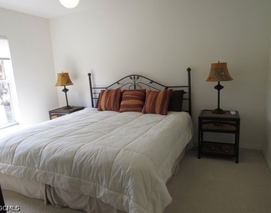 10537 Washingtonia Palm Way - Photo Thumbnail 18