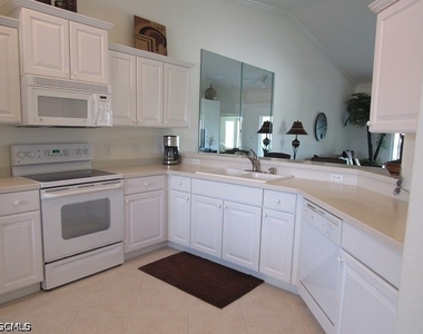 10537 Washingtonia Palm Way - Photo Thumbnail 9