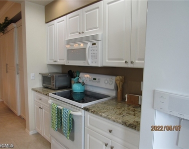 10391 Butterfly Palm Drive - Photo Thumbnail 7
