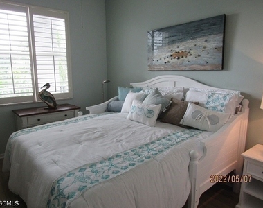 10391 Butterfly Palm Drive - Photo Thumbnail 16