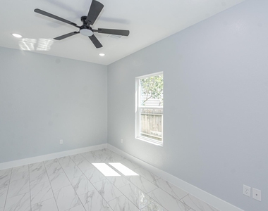 6513 Avenue B - Photo Thumbnail 13