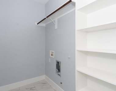 6513 Avenue B - Photo Thumbnail 11