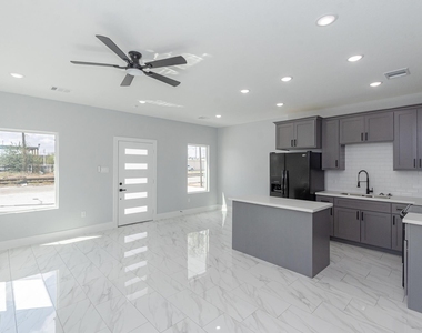 6513 Avenue B - Photo Thumbnail 3