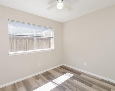 22630 Powell House - Photo Thumbnail 21