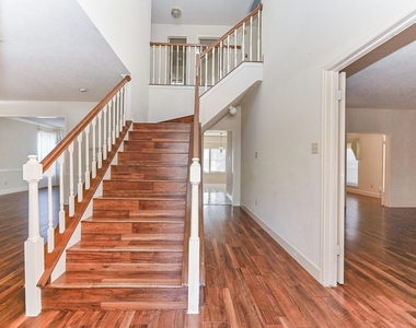 9731 New Kent Drive - Photo Thumbnail 3