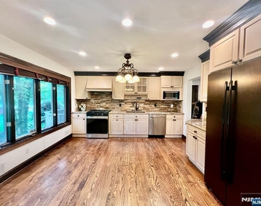 610 Glasmere - Photo Thumbnail 4