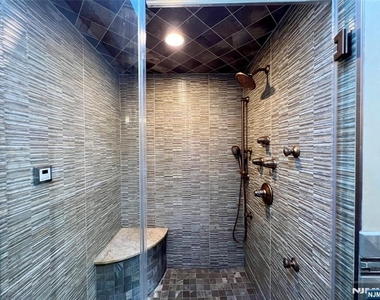 610 Glasmere - Photo Thumbnail 11