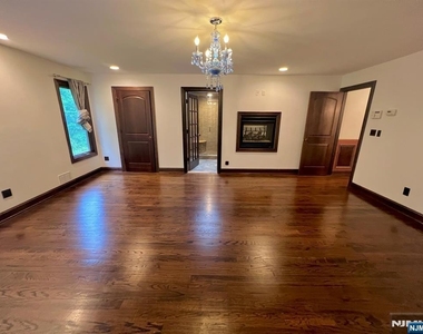 610 Glasmere - Photo Thumbnail 45