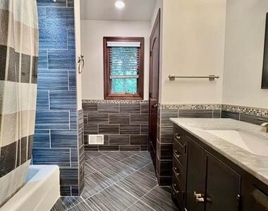 610 Glasmere - Photo Thumbnail 9