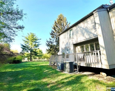610 Glasmere - Photo Thumbnail 24