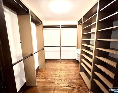 610 Glasmere - Photo Thumbnail 14