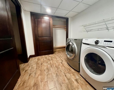 610 Glasmere - Photo Thumbnail 23