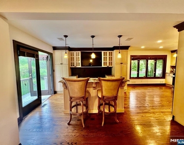 610 Glasmere - Photo Thumbnail 5
