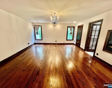 610 Glasmere - Photo Thumbnail 44